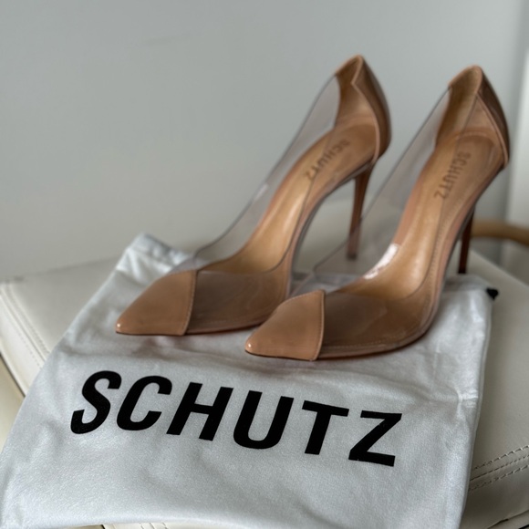 Schutz Fechado Salto Alto - Picture 2 of 5